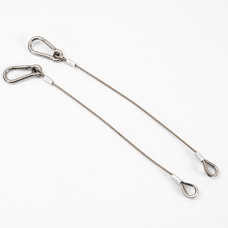 एकजुट रूप से बंधे हुए स्टील स्ट्रैंड्स